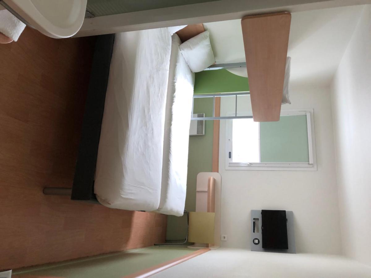 Ibis Budget Mantes-La-Jolie Bagian luar foto