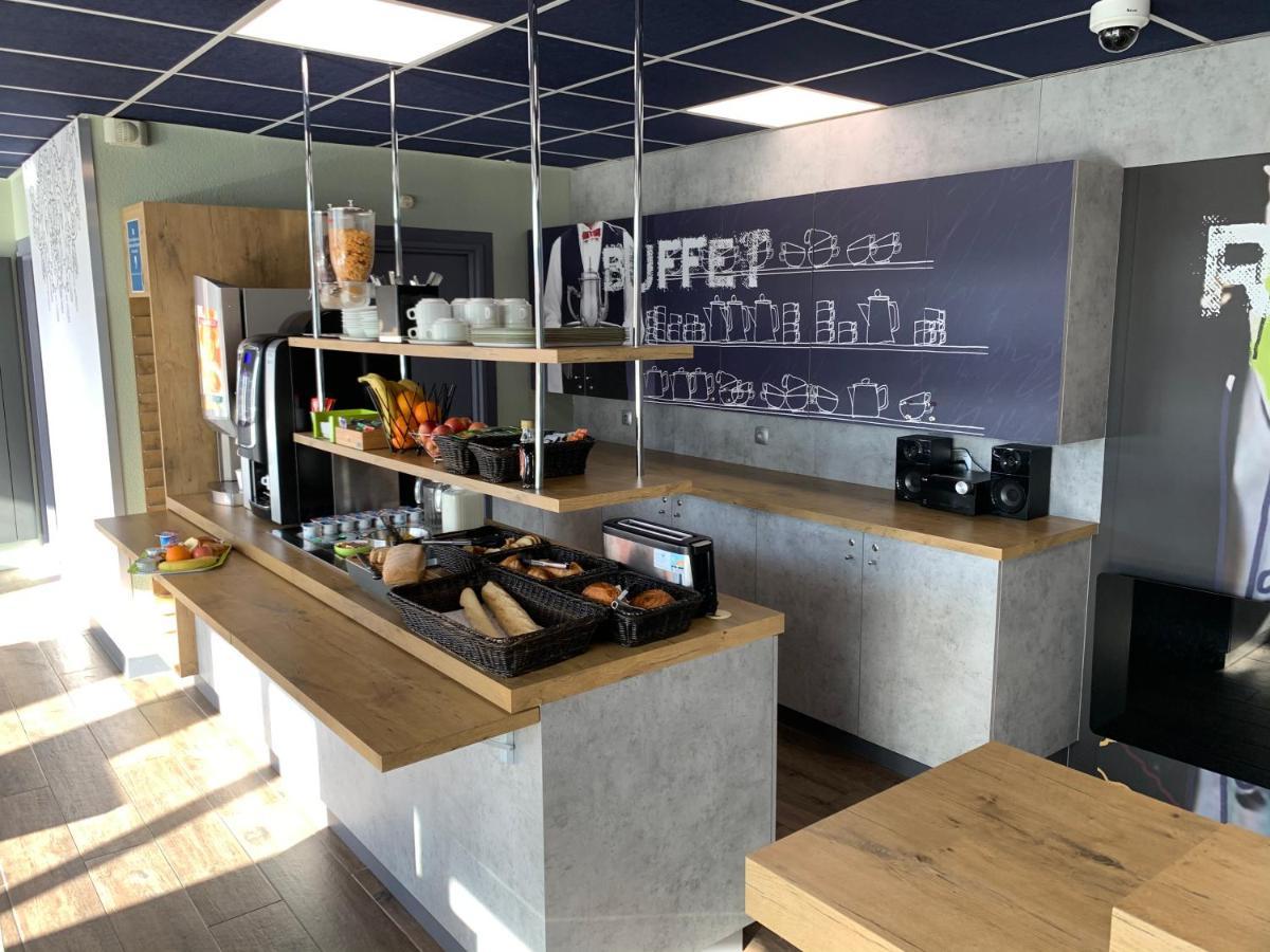 Ibis Budget Mantes-La-Jolie Bagian luar foto