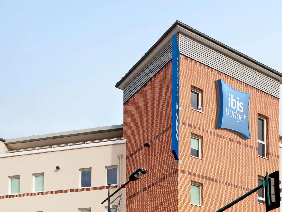 Ibis Budget Mantes-La-Jolie Bagian luar foto
