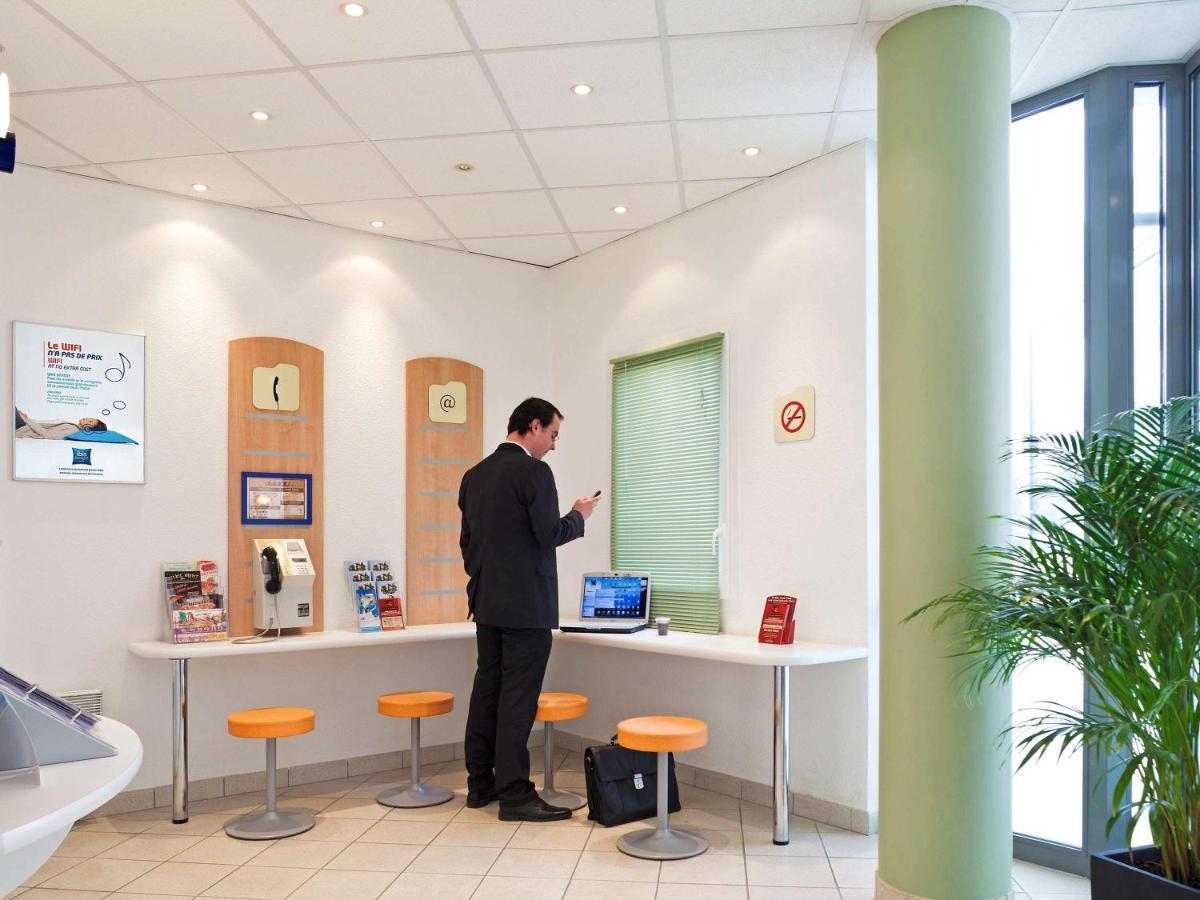 Ibis Budget Mantes-La-Jolie Bagian luar foto