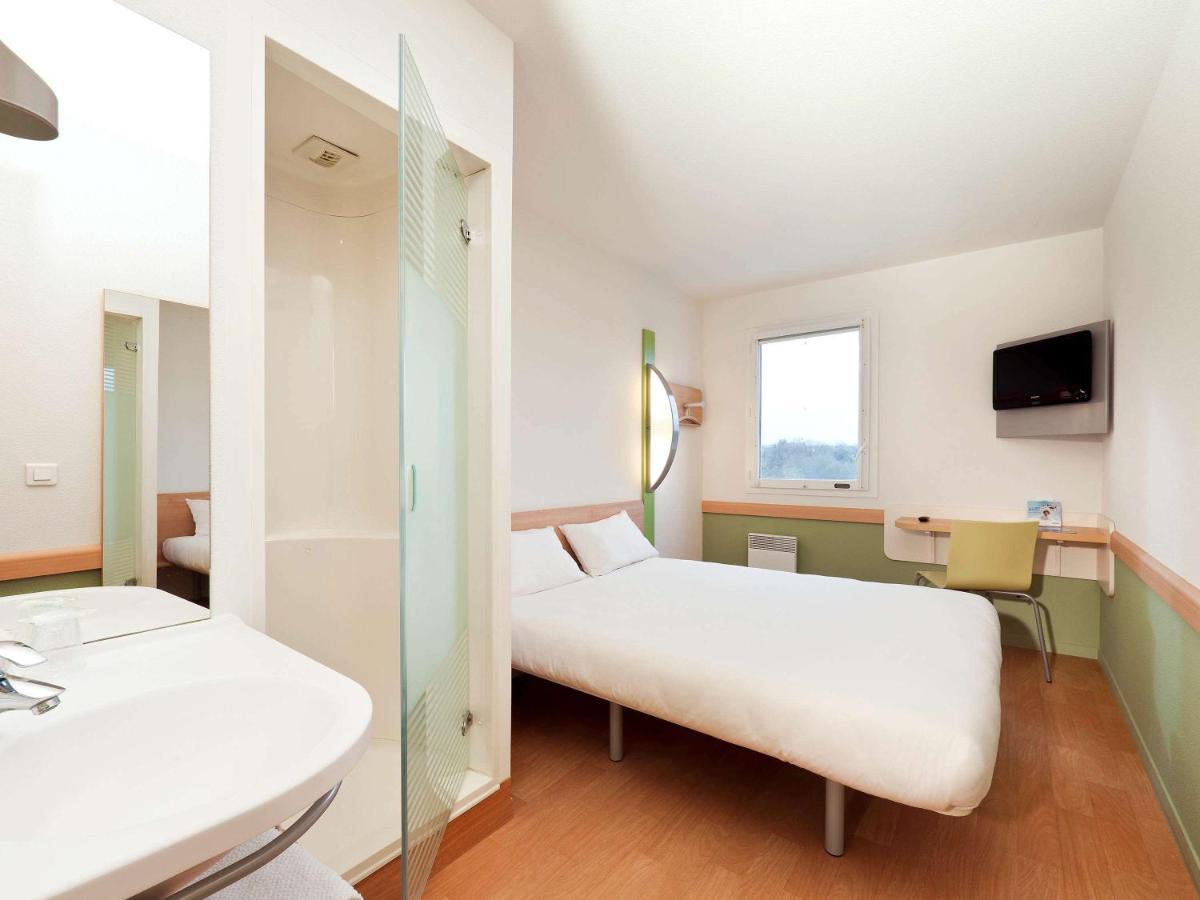 Ibis Budget Mantes-La-Jolie Bagian luar foto
